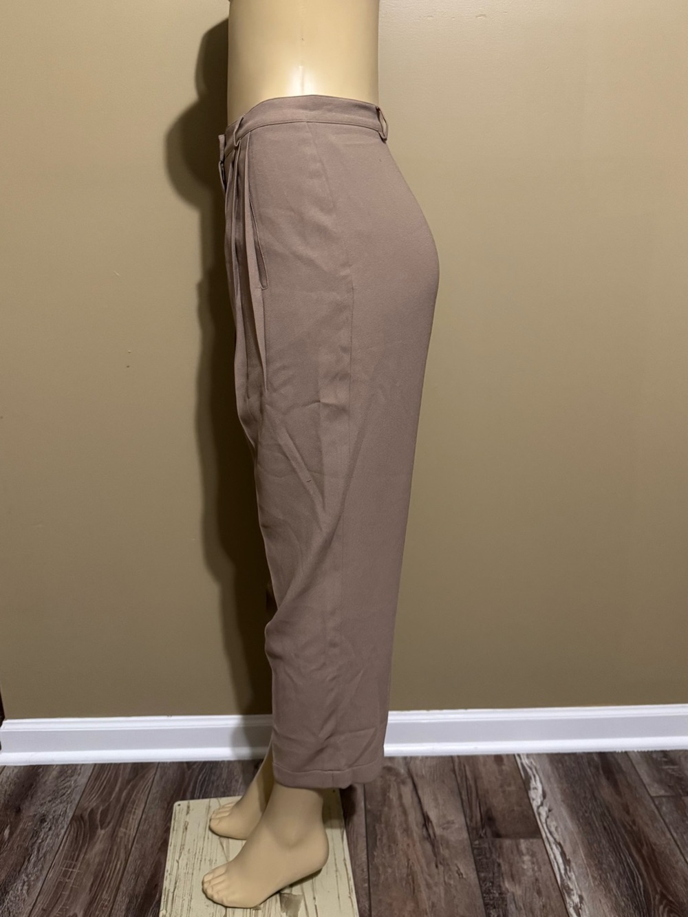 Jones New York Petite Sophisticated Taupe Suit Set - Jacket 8P & Pants 10P - Picture 11 of 15